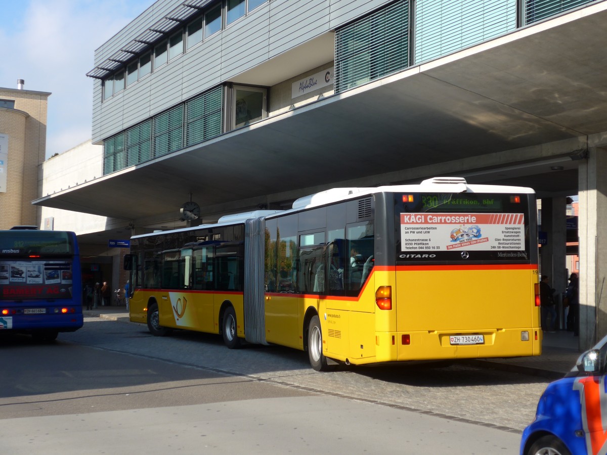 (156'264) - Ryffel, Uster - Nr. 196(24)/ZH 730'460 - Mercedes am 28. Oktober 2014 beim Bahnhof Uster