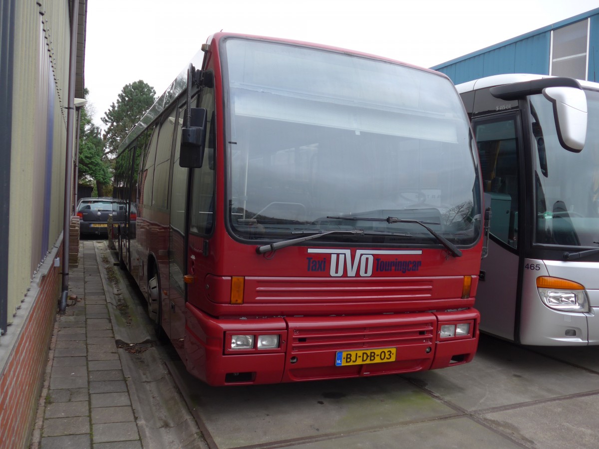 (156'719) - UVO, Uithuizermeeden - Nr. 432/BJ-DB-03 - Den Oudsten am 18. November 2014 in Uithuizermeeden, Garage