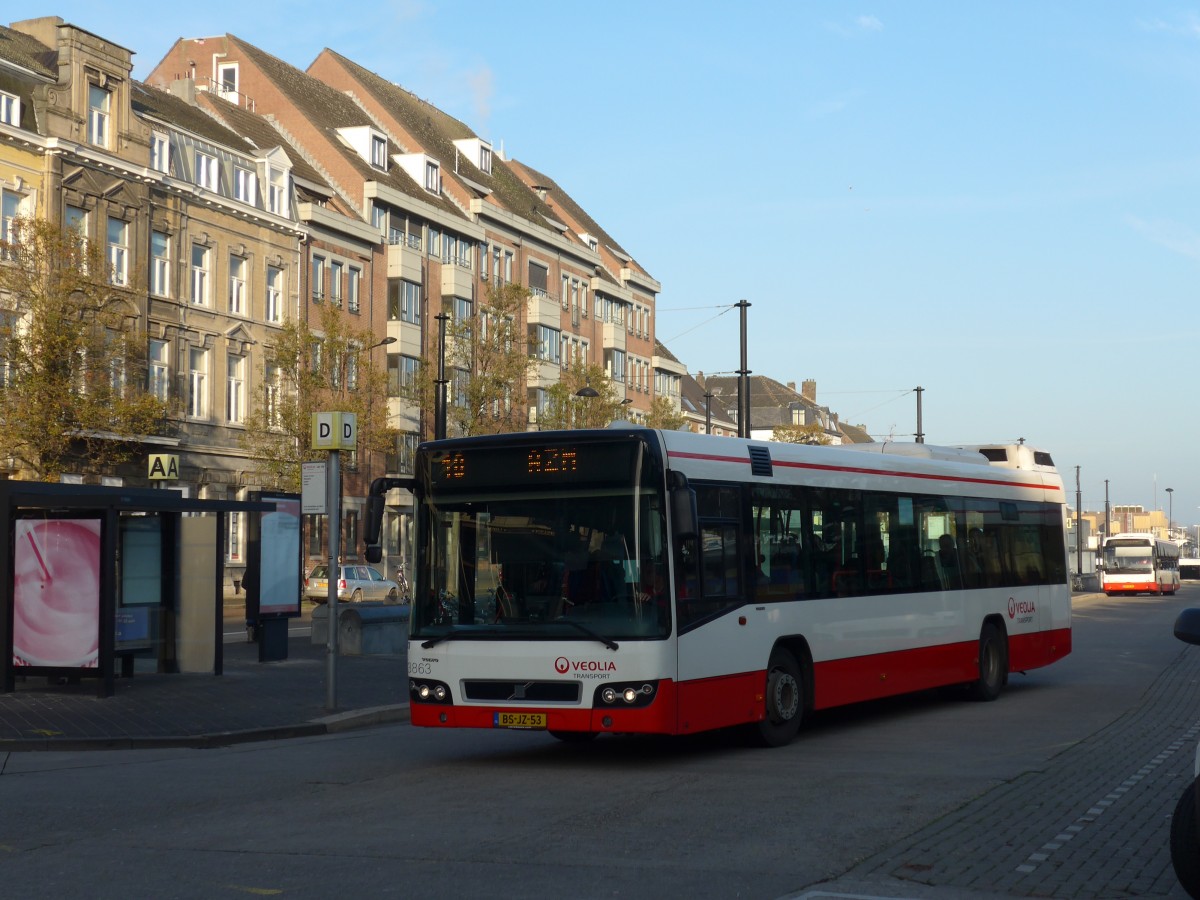 (157'132) - VEOLIA - Nr. 3863/BS-JZ-53 - Volvo am 21. November 2014 beim Bahnhof Maastricht