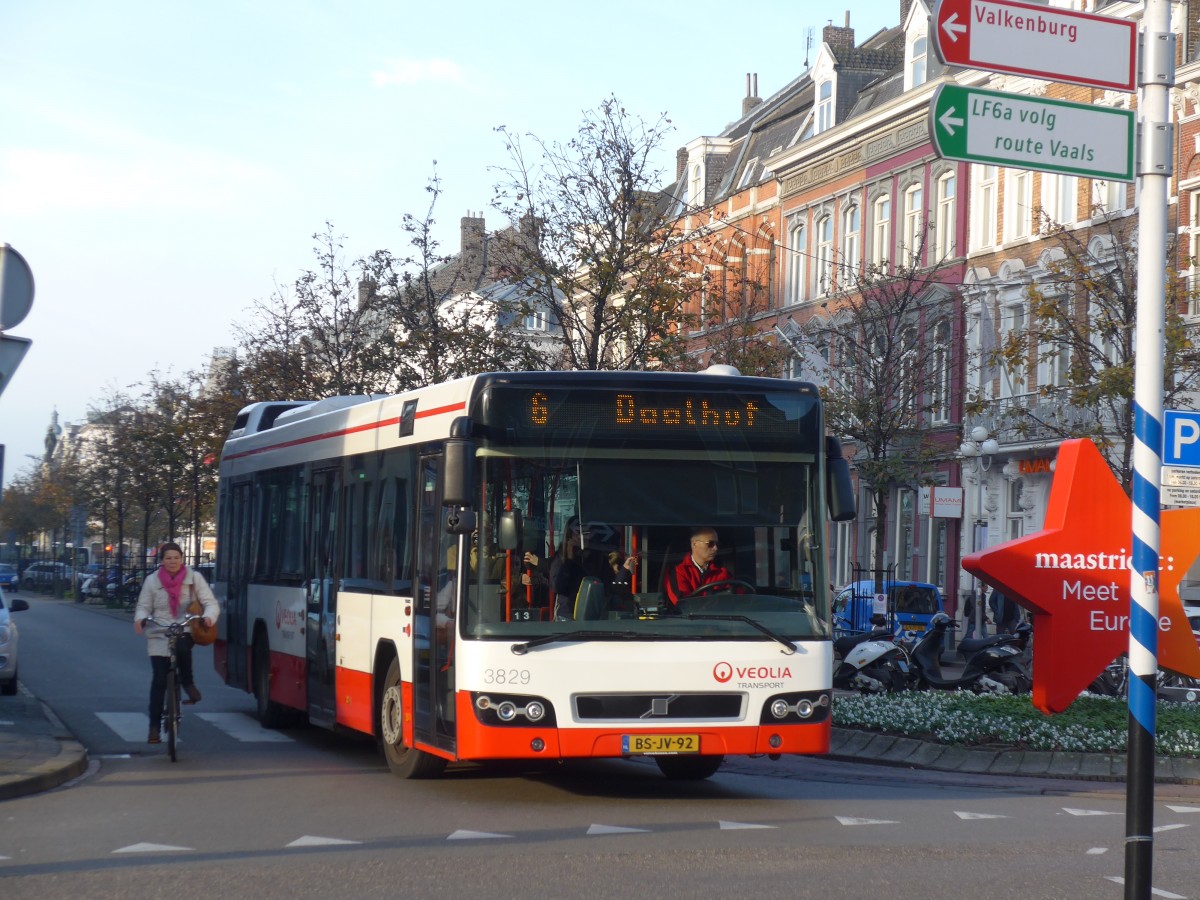 (157'142) - VEOLIA - Nr. 3829/BS-JV-92 - Volvo am 21. November 2014 beim Bahnhof Maastricht