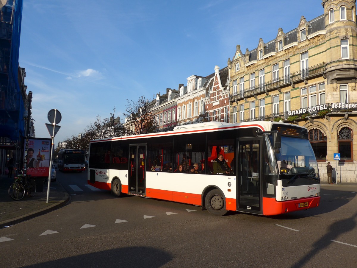 (157'148) - VEOLIA - Nr. 5191/BS-JS-90 - VDL Berkhof am 21. November 2014 beim Bahnhof Maastricht