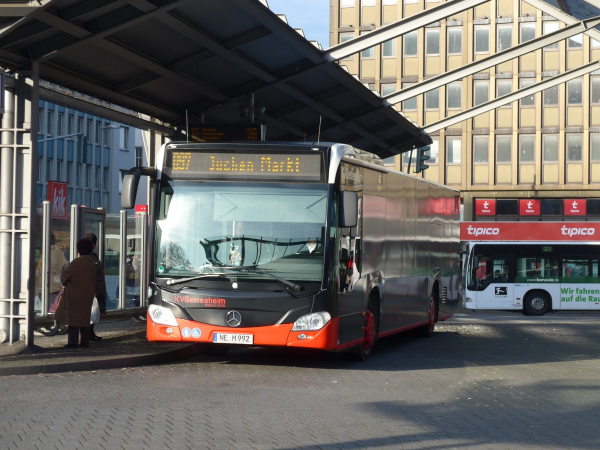 (157'298) - KVGerresheim, Jchen - NE-M 992 - Mercedes am 22. November 2014 beim Hauptbahnhof Mnchengladbach