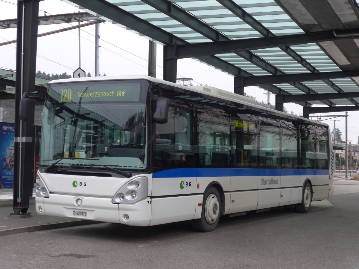 (157'535) - Ryffel, Uster - Nr. 71/ZH 720'178 - Irisbus am 26. November 2014 beim Bahnhof Effretikon