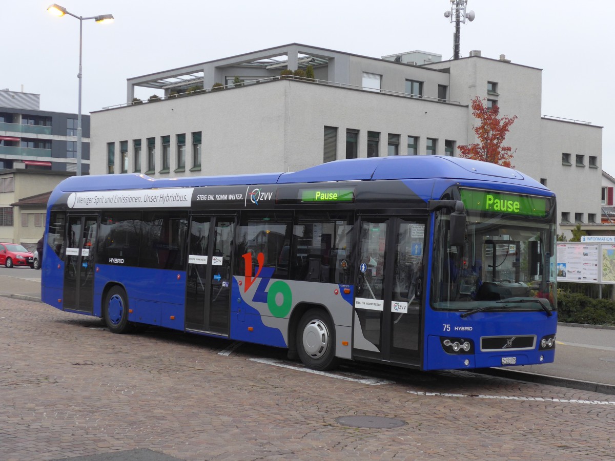 (157'549) - VZO Grningen - Nr. 75/ZH 221'075 - Volvo am 26. November 2014 beim Bahnhof Wetzikon