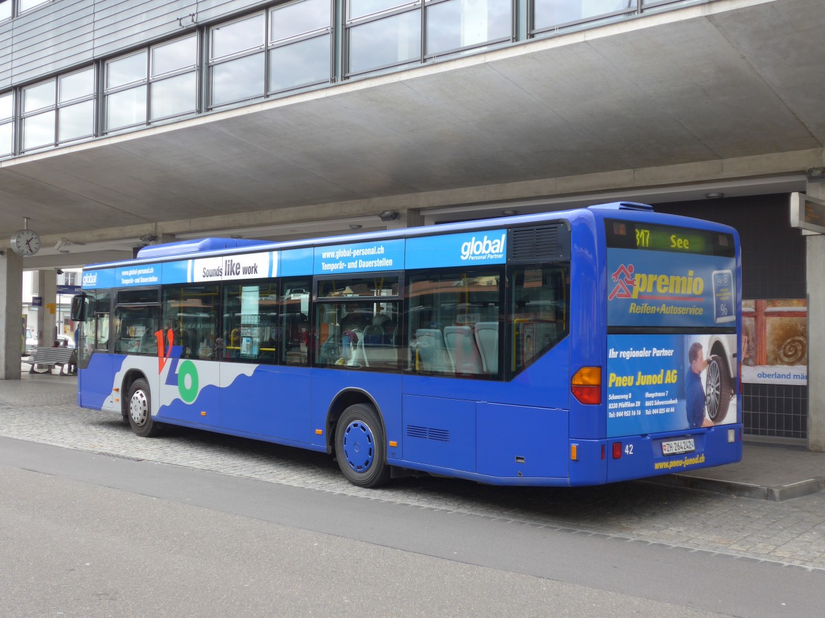 (157'763) - VZO Grningen - Nr. 42/ZH 264'242 - Mercedes am 14. Dezember 2014 beim Bahnhof Uster