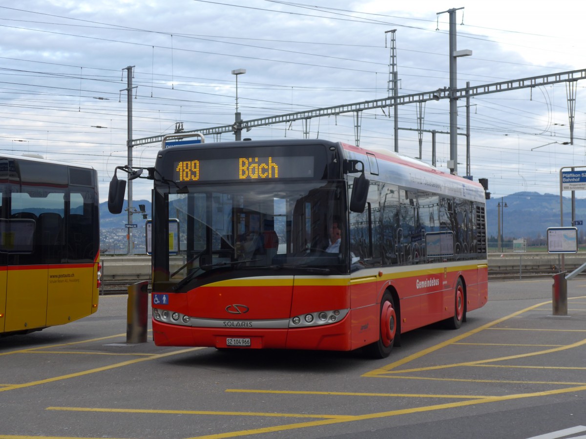 (157'781) - Landolt, Pfffikon - SZ 104'966 - Solaris am 14. Dezember 2014 beim Bahnhof Pfffikon