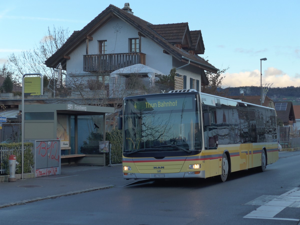 (157'830) - STI Thun - Nr. 115/BE 700'115 - MAN am 20. Dezember 2014 in Thun-Lerchenfeld, Forstweg