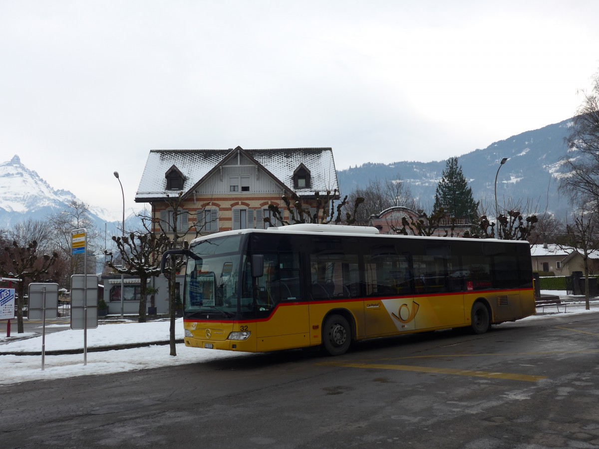 (158'147) - MOB Montreux - Nr. 32/VS 55'112 - Mercedes am 2. Januar 2015 beim Bahnhof Monthey CFF