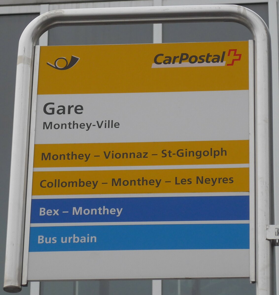 (158'170) - PostAuto/Bus urbain-Haltestellenschild - Monthey-Ville, Gare - am 2. Januar 2015