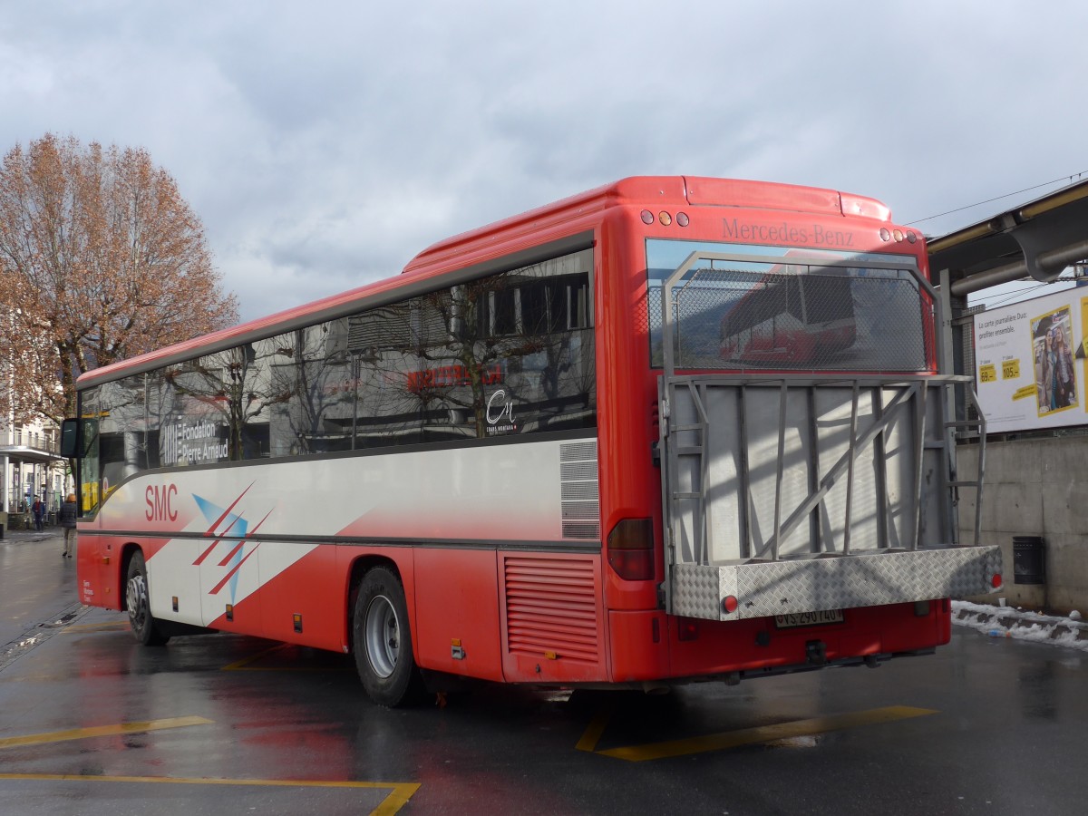 (158'181) - SMC Montana - Nr. 40/VS 290'740 - Mercedes am 4. Januar 2015 beim Bahnhof Sierre