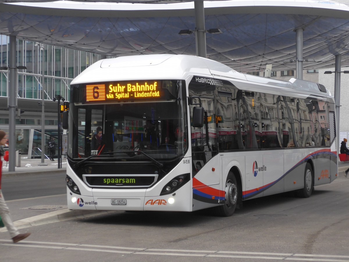 (158'594) - AAR bus+bahn, Aarau - Nr. 54/AG 18'254 - Volvo am 4. Februar 2015 beim Bahnhof Aarau