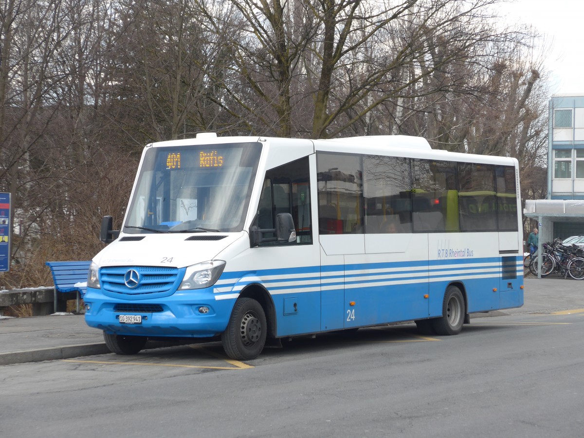 (158'721) - RTB Altsttten - Nr. 24/SG 392'941 - Mercedes/Kutsenits am 14. Februar 2015 beim Bahnhof Buchs