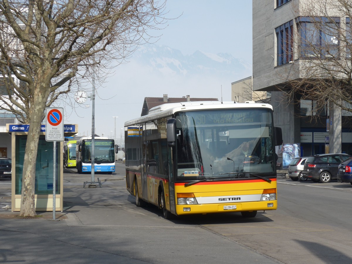 (158'727) - PostAuto Ostschweiz - SG 284'017 - Setra am 14. Februar 2015 beim Bahnhof Buchs