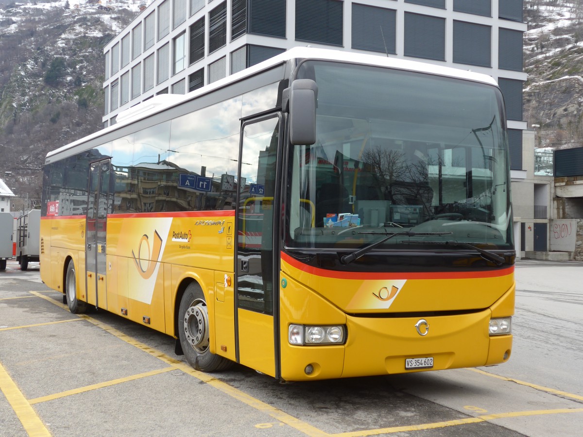 (158'858) - PostAuto Wallis - VS 354'602 - Irisbus am 22. Februar 2015 beim Bahnhof Brig