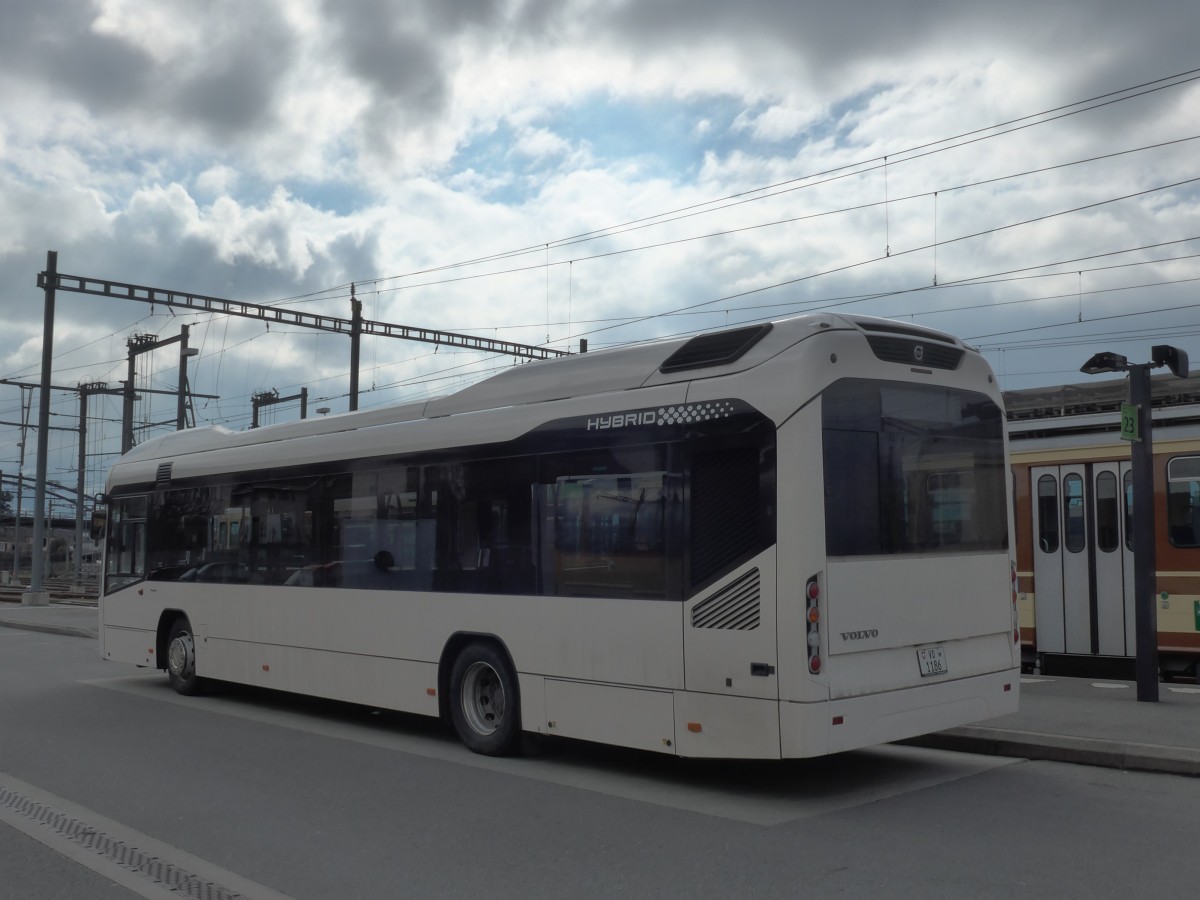 (158'902) - TPC Aigle - VD 1186 - Volvo (ex VZO Grningen Nr. 816) am 28. Februar 2015 beim Bahnhof Aigle