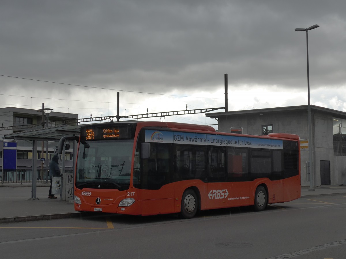 (158'945) - RBS Worblaufen - Nr. 217/BE 800'217 - Mercedes am 2. Mrz 2015 beim Bahnhof Lyss