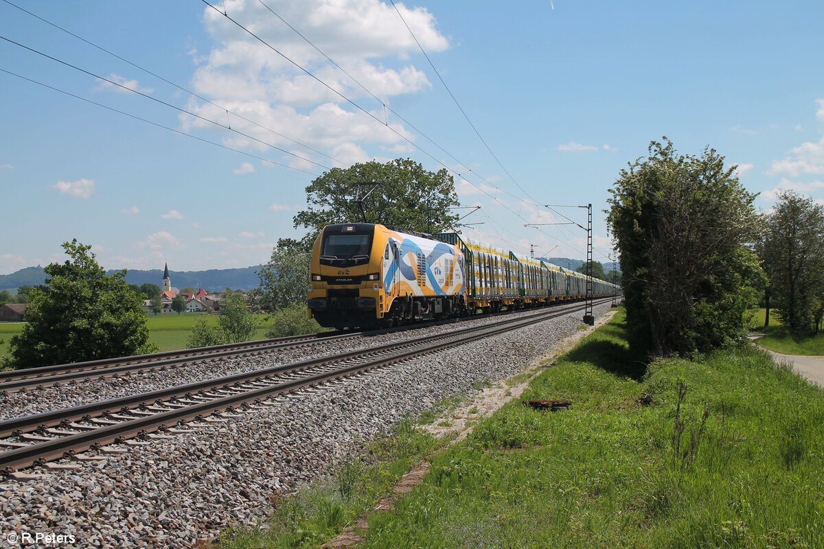159 231  Zelos  mit einem Schwaiger Holzzug bei Pölling. 14.05.24