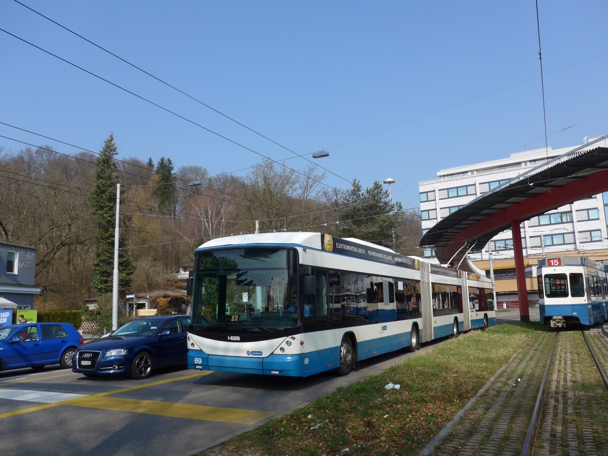 (159'407) - VBZ Zrich - Nr. 69 - Hess/Hess Doppelgelenktrolleybus am 19. Mrz 2015 in Zrich, Bucheggplatz