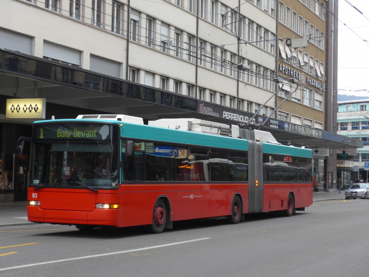 (159'522) - VB Biel - Nr. 83 - NAW/Hess Gelenktrolleybus am 28. Mrz 2015 beim Bahnhof Biel