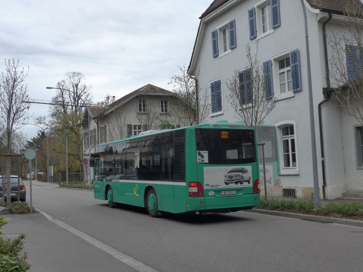 (159'704) - MAB Basel - BS 2151 - MAN am 11. April 2015 beim Bahnhof Riehen