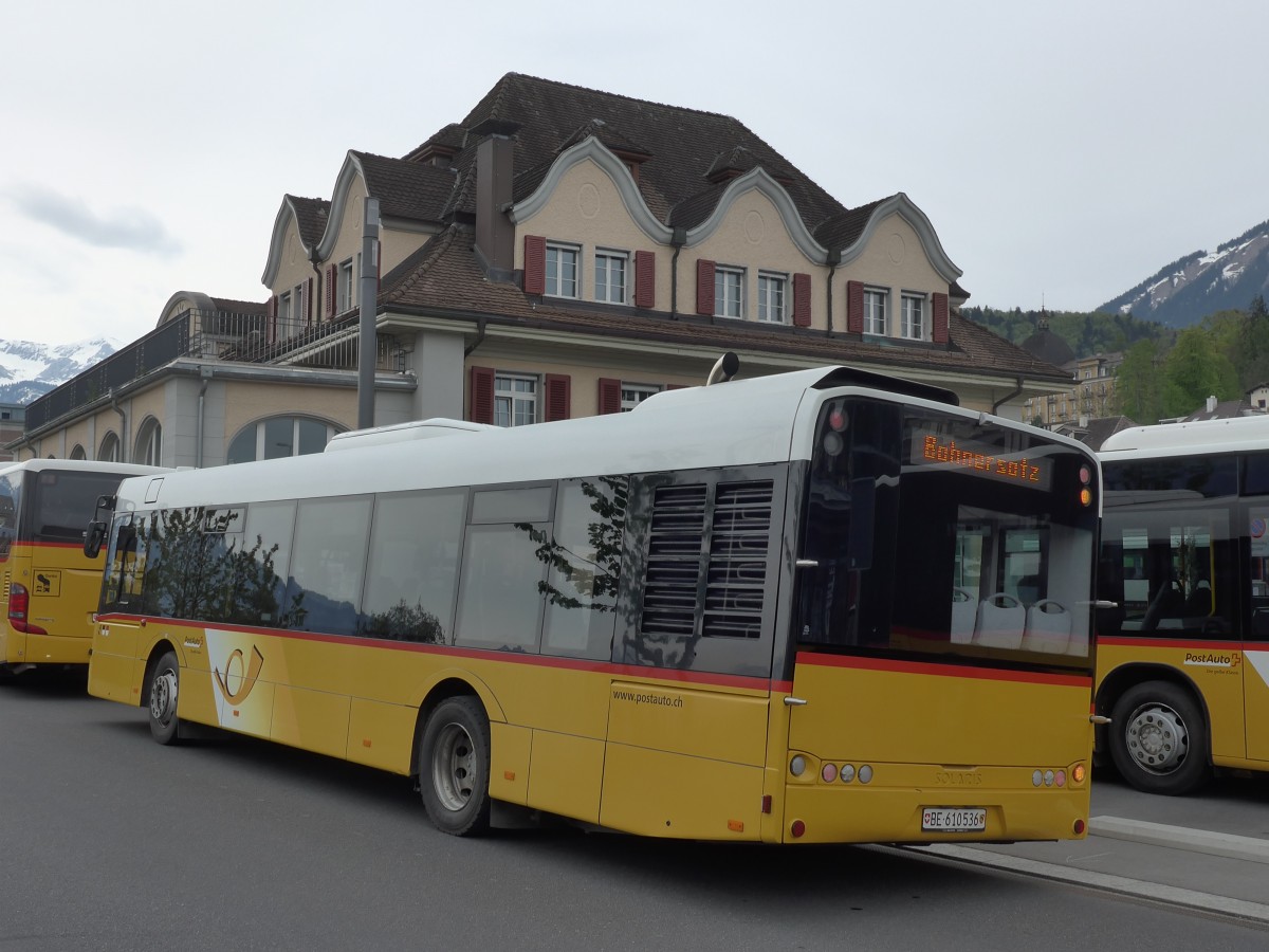 (160'003) - PostAuto Bern - BE 610'536 - Solaris am 25. April 2015 beim Bahnhof Spiez