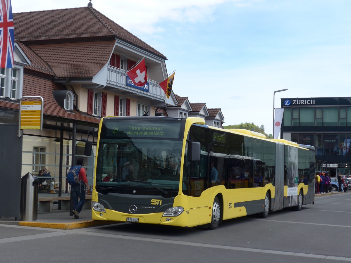 (160'037) - STI Thun - Nr. 162/BE 752'162 - Mercedes am 26. April 2015 beim Bahnhof Interlaken Ost