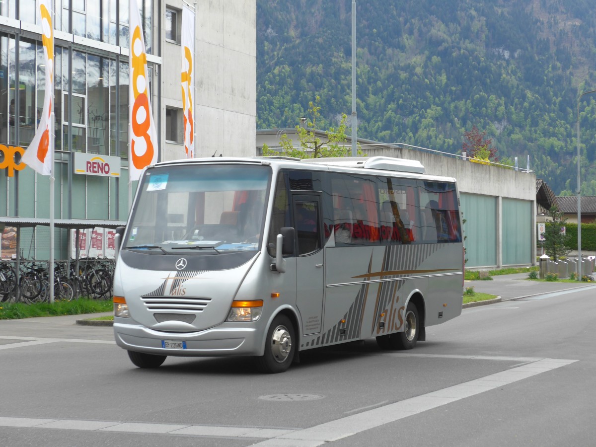 (160'056) - Aus Italien: Halis - EP-226 ND - Mercedes am 26. April 2015 beim Bahnhof Interlaken Ost