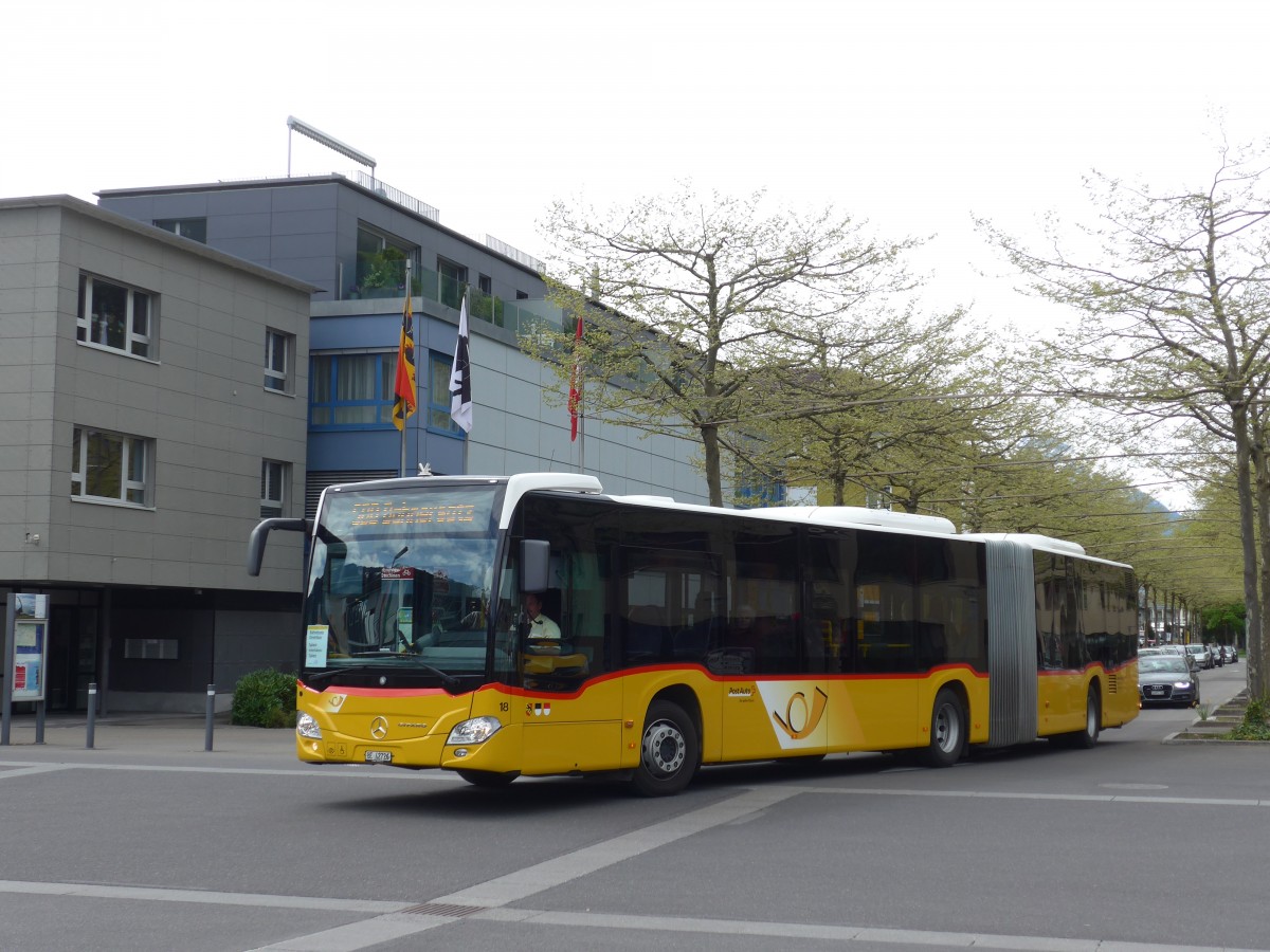 (160'059) - Steiner, Ortschwaben - Nr. 18/BE 42'726 - Mercedes am 26. April 2015 beim Bahnhof Interlaken Ost