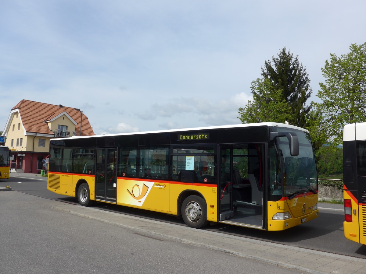 (160'136) - PostAuto Bern - BE 700'282 - Mercedes (ex Schmocker, Stechelberg Nr. 3) am 26. April 2015 beim Bahnhof Spiez