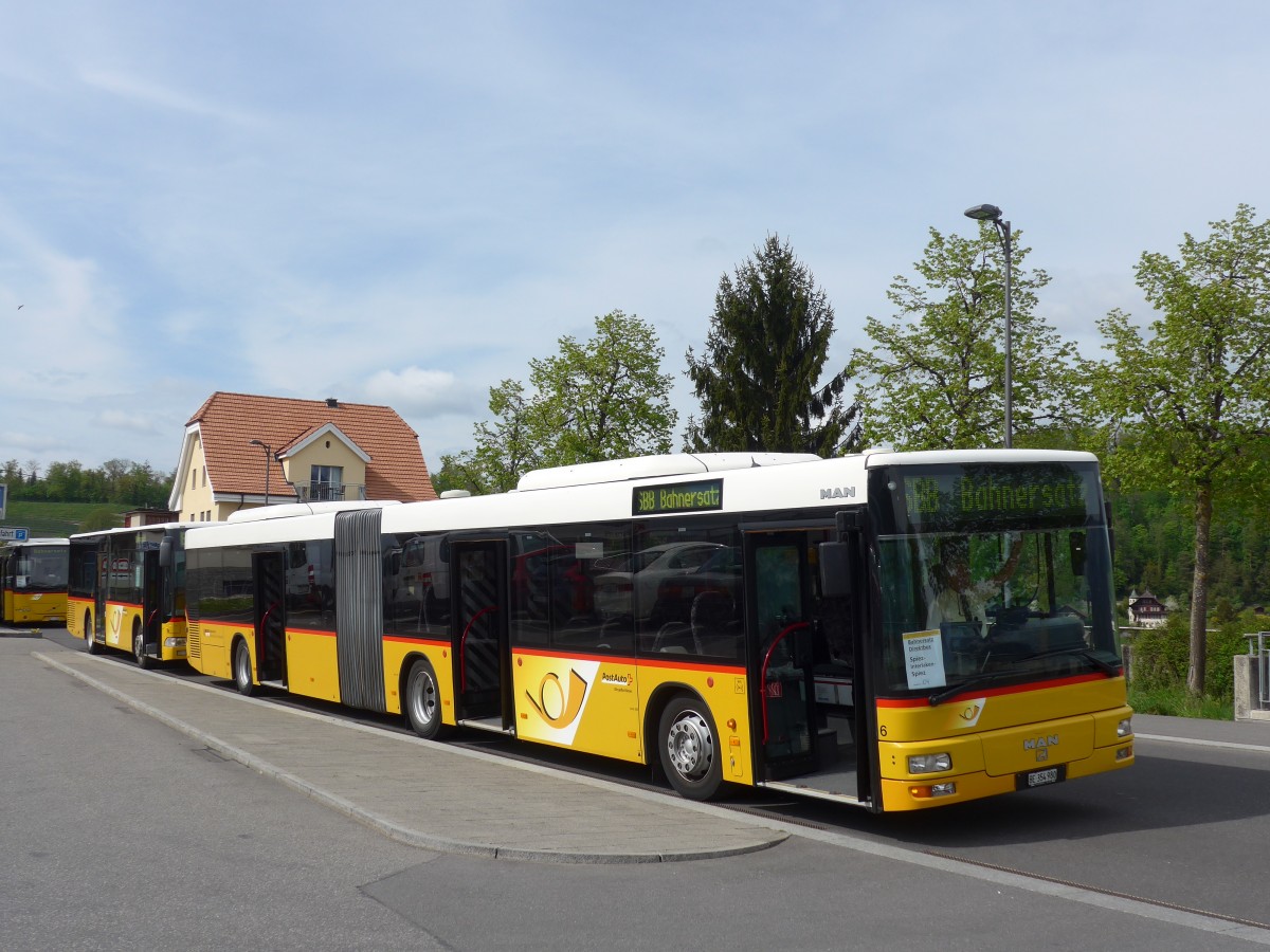 (160'137) - Steiner, Ortschwaben - Nr. 6/BE 354'980 - MAN am 26. April 2015 beim Bahnhof Spiez
