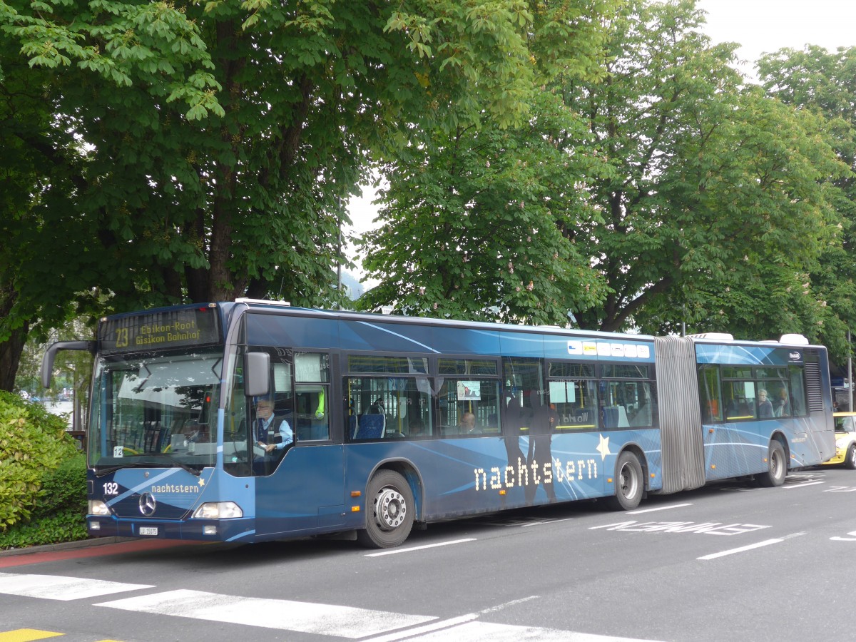 (160'598) - VBL Luzern - Nr. 132/LU 15'075 - Mercedes am 22. Mai 2015 beim Bahnhof Luzern