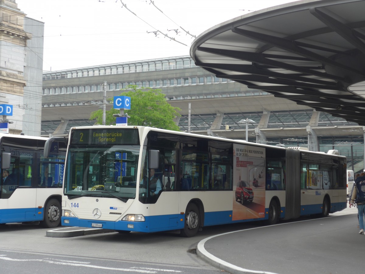 (160'601) - VBL Luzern - Nr. 144/LU 199'444 - Mercedes am 22. Mai 2015 beim Bahnhof Luzern