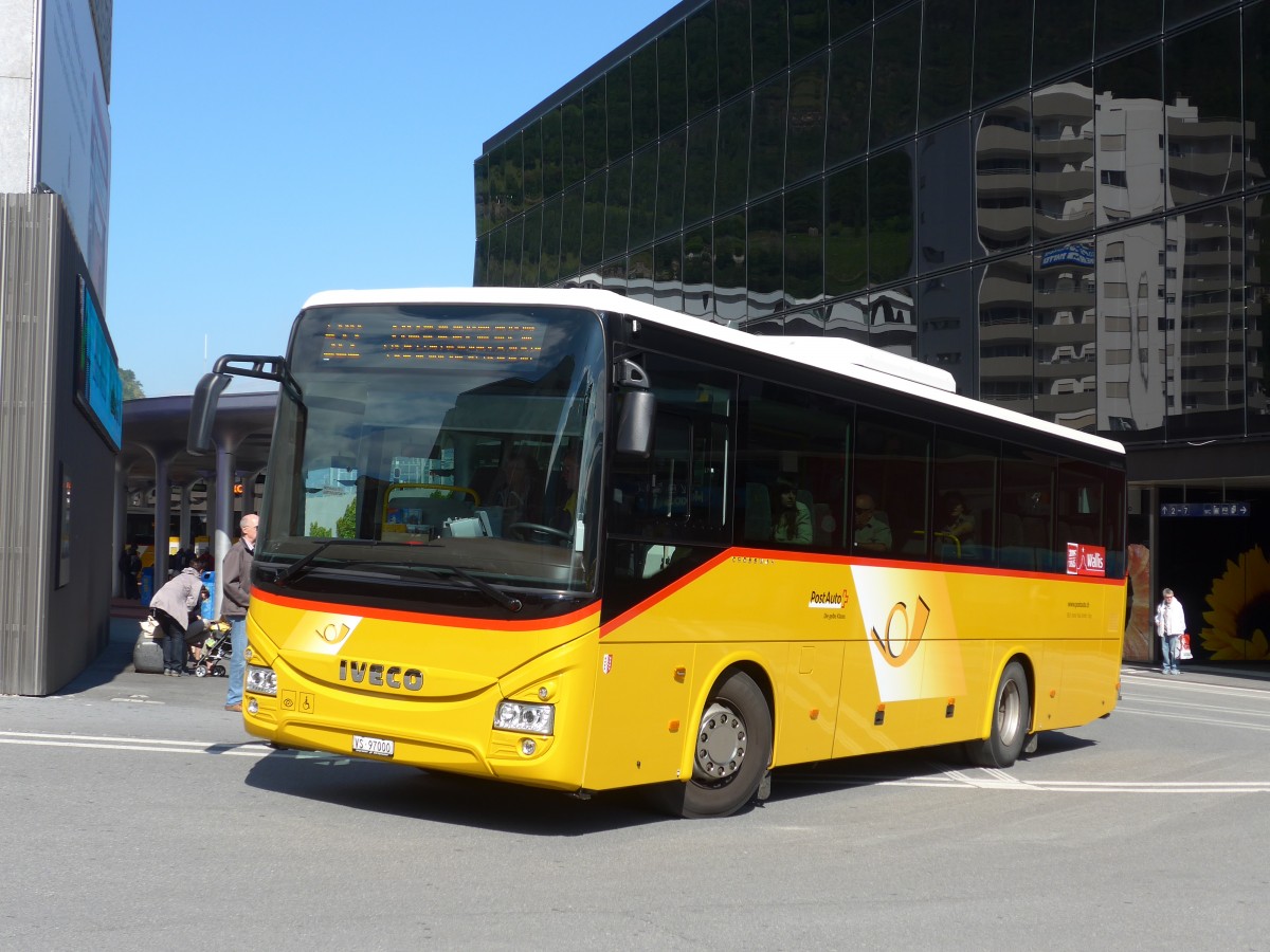 (161'079) - BUS-trans, Visp - VS 97'000 - Iveco am 27. Mai 2015 beim Bahnhof Visp