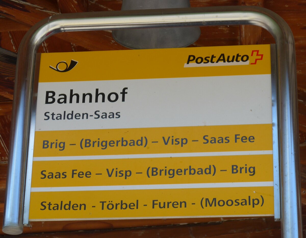 (161'112) - PostAuto-Haltestellenschild - Stalden-Saas - am 27. Mai 2015