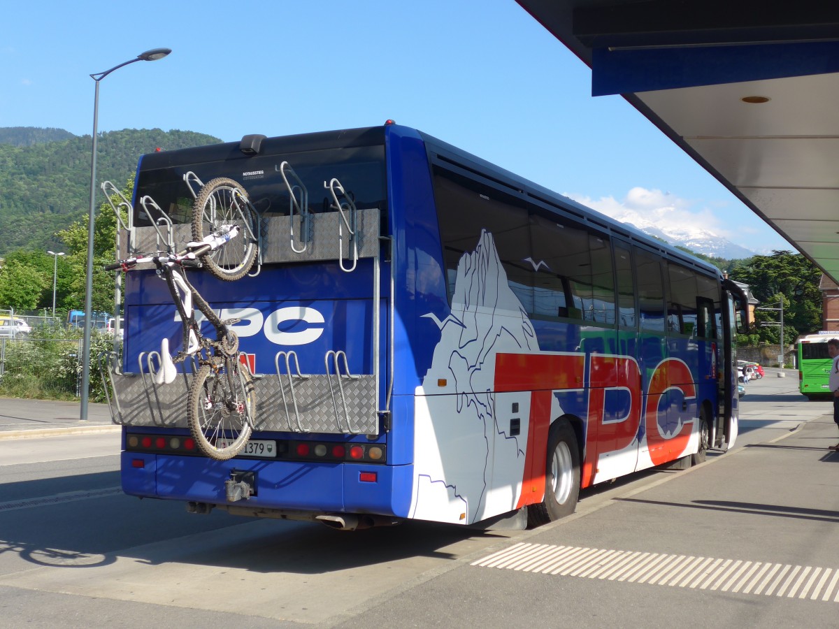 (161'233) - TPC Aigle - Nr. 11/VD 1379 - Irisbus am 27. Mai 2015 beim Bahnhof Aigle