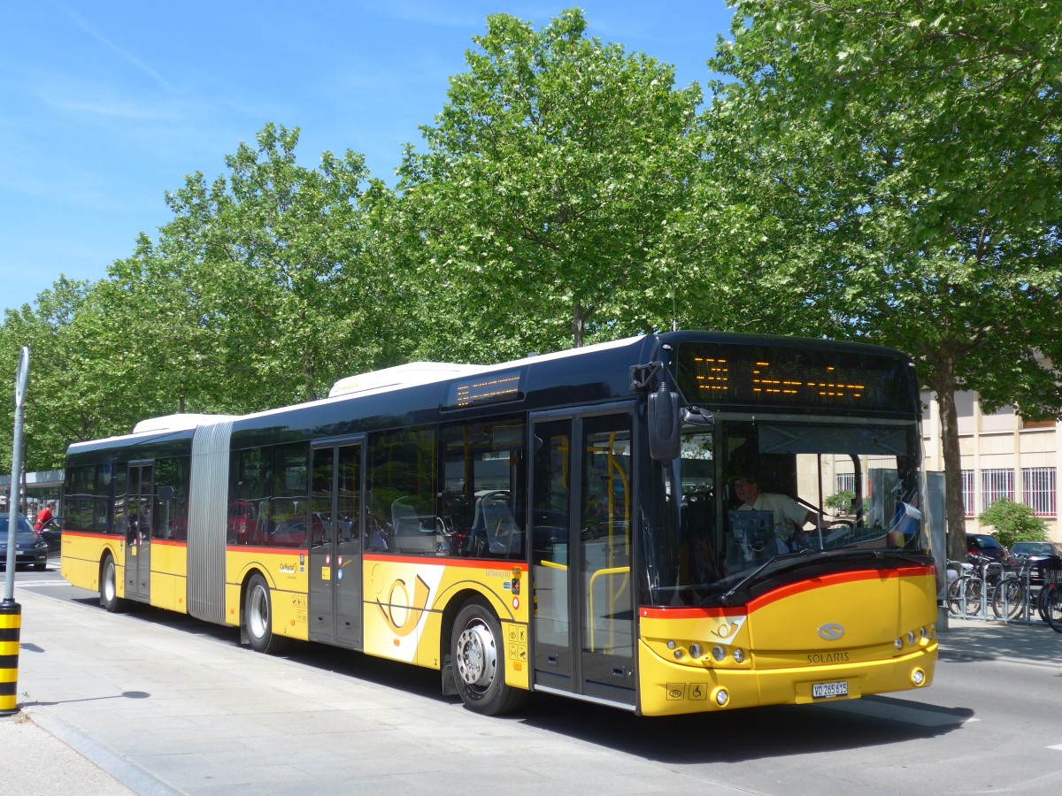 (161'332) - CarPostal Ouest - VD 265'615 - Solaris am 28. Mai 2015 beim Bahnhof Yverdon
