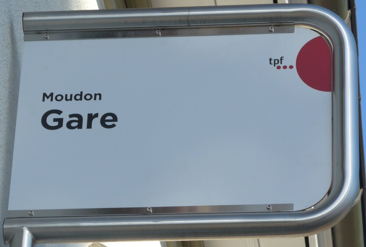 (161'403) - tpf-Haltestellenschild - Moudon, Gare - am 28. Mai 2015