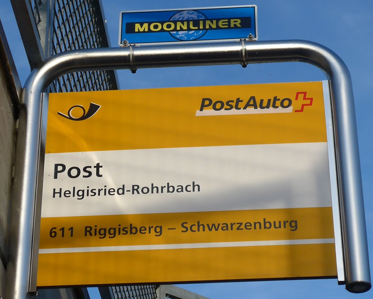 (161'411) - PostAuto-Haltestellenschild - Helgisried-Rohrbach - am 28. Mai 2015