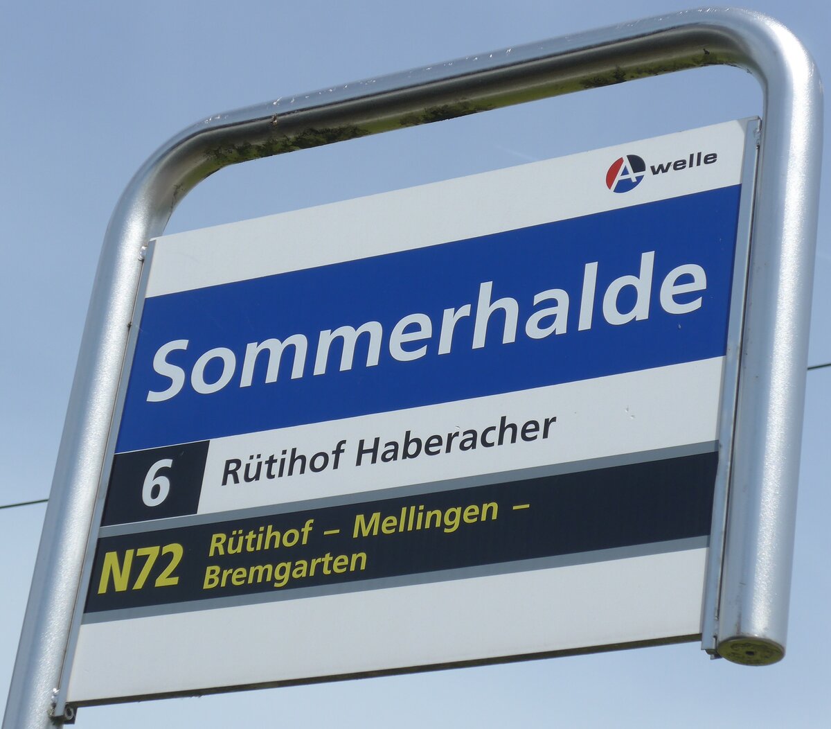 (161'593) - A-welle-Haltestellenschild - Fislisbach, Sommerhalde - am 31. Mai 2015