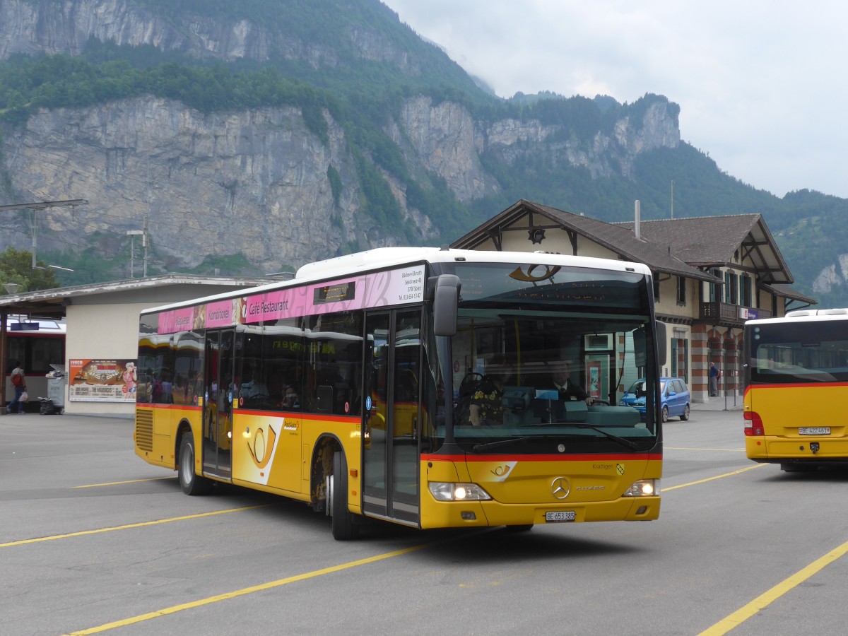 (162'008) - PostAuto Bern - BE 653'385 - Mercedes am 8. Juni 2015 beim Bahnhof Meiringen