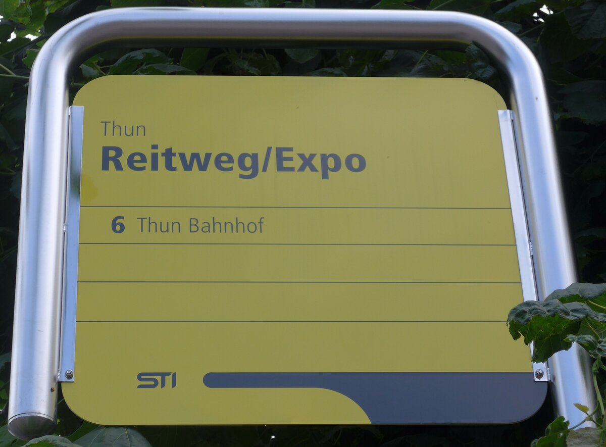 (162'076) - STI-Haltestellenschild - Thun, Reitweg/Expo - am 14. Juni 2015
