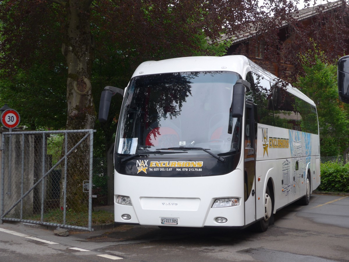 (162'120) - Nax Excursions, Nax - VS 227'305 - Volvo am 14. Juni 2015 in Meiringen, AZ SBS
