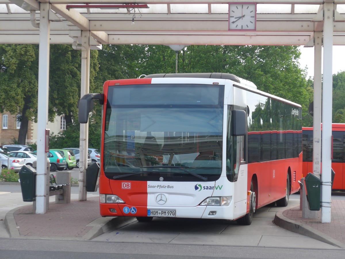 (162'567) - Saar-Pfalz-Mobil, Bexbach - HOM-PM 970 - Mercedes am 25. Juni 2015 beim Bahnhof Homburg