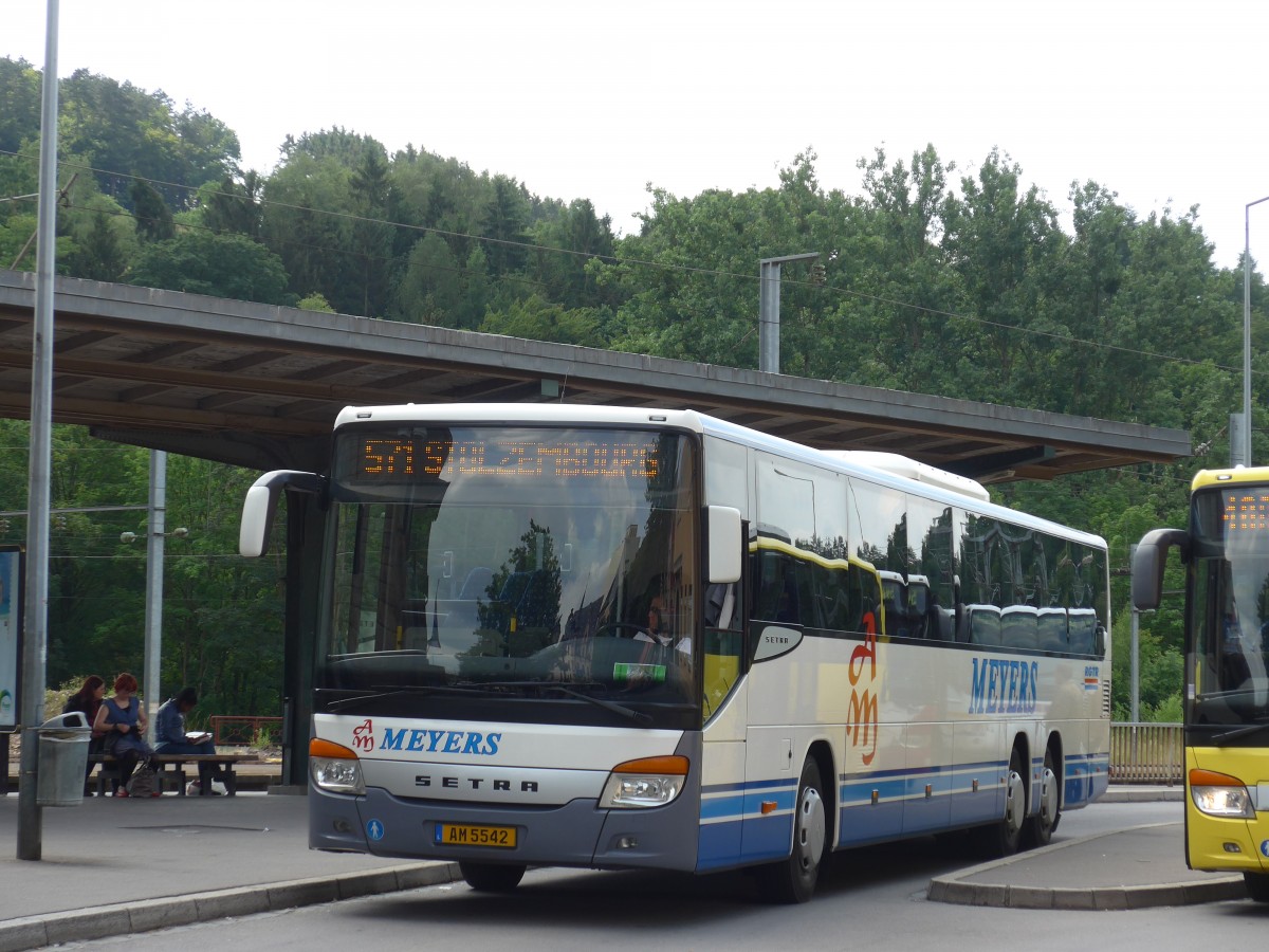 (162'587) - Meyers, Flebour - AM 5542 - Setra am 25. Juni 2015 beim Bahnhof Ettelbruck