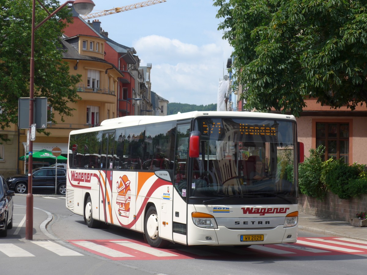 (162'594) - Wagener, Mertzig - WV 2029 - Setra am 25. Juni 2015 beim Bahnhof Ettelbruck