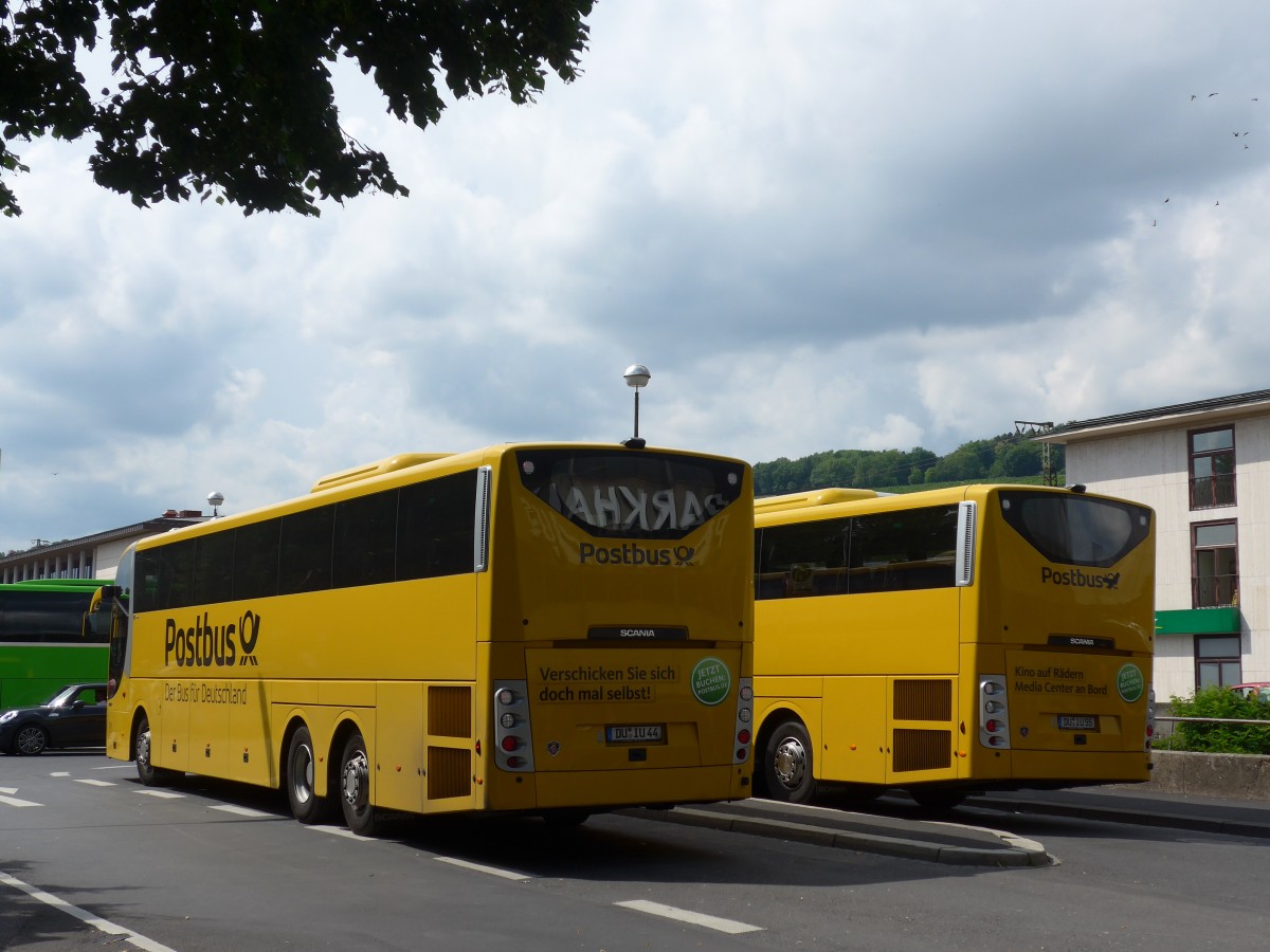 (162'708) - Divan-Reisen, Duisburg - DU-IU 44 - Scania/Lahden am 27. Juni 2015 beim Bahnhof Wrzburg
