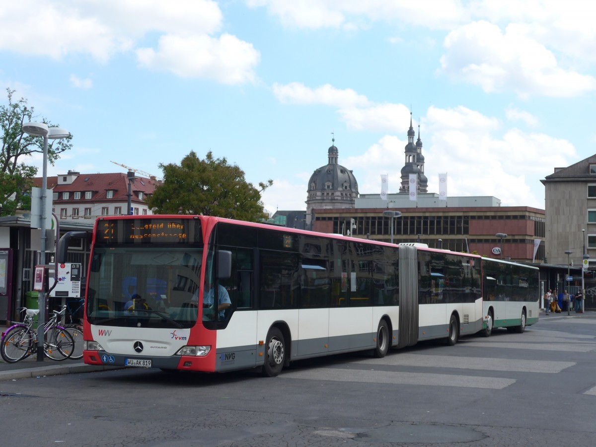 (162'710) - NVG Wrzburg - Nr. 819/W-AK 819 - Mercedes am 27. Juni 2015 beim Bahnhof Wrzburg