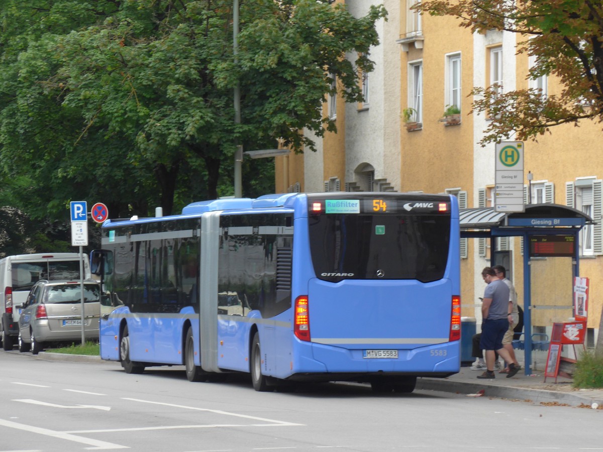 (162'849) - MVG Mnchen - Nr. 5583/M-VG 5583 - Mercedes am 28. Juni 2015 in Mnchen, Bahnhof Giesing