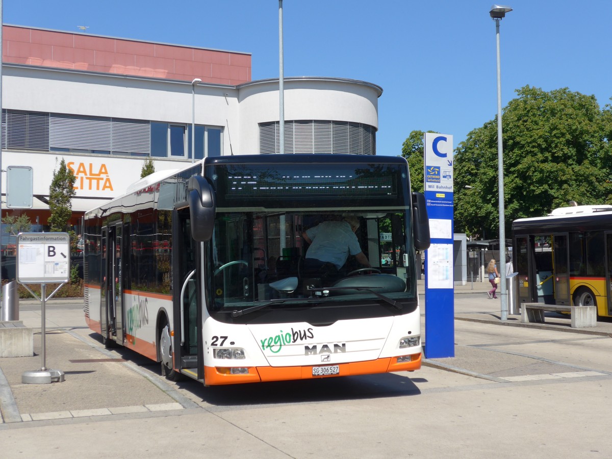 (163'279) - Regiobus, Gossau - Nr. 27/SG 306'527 - MAN am 2. August 2015 beim Bahnhof Wil