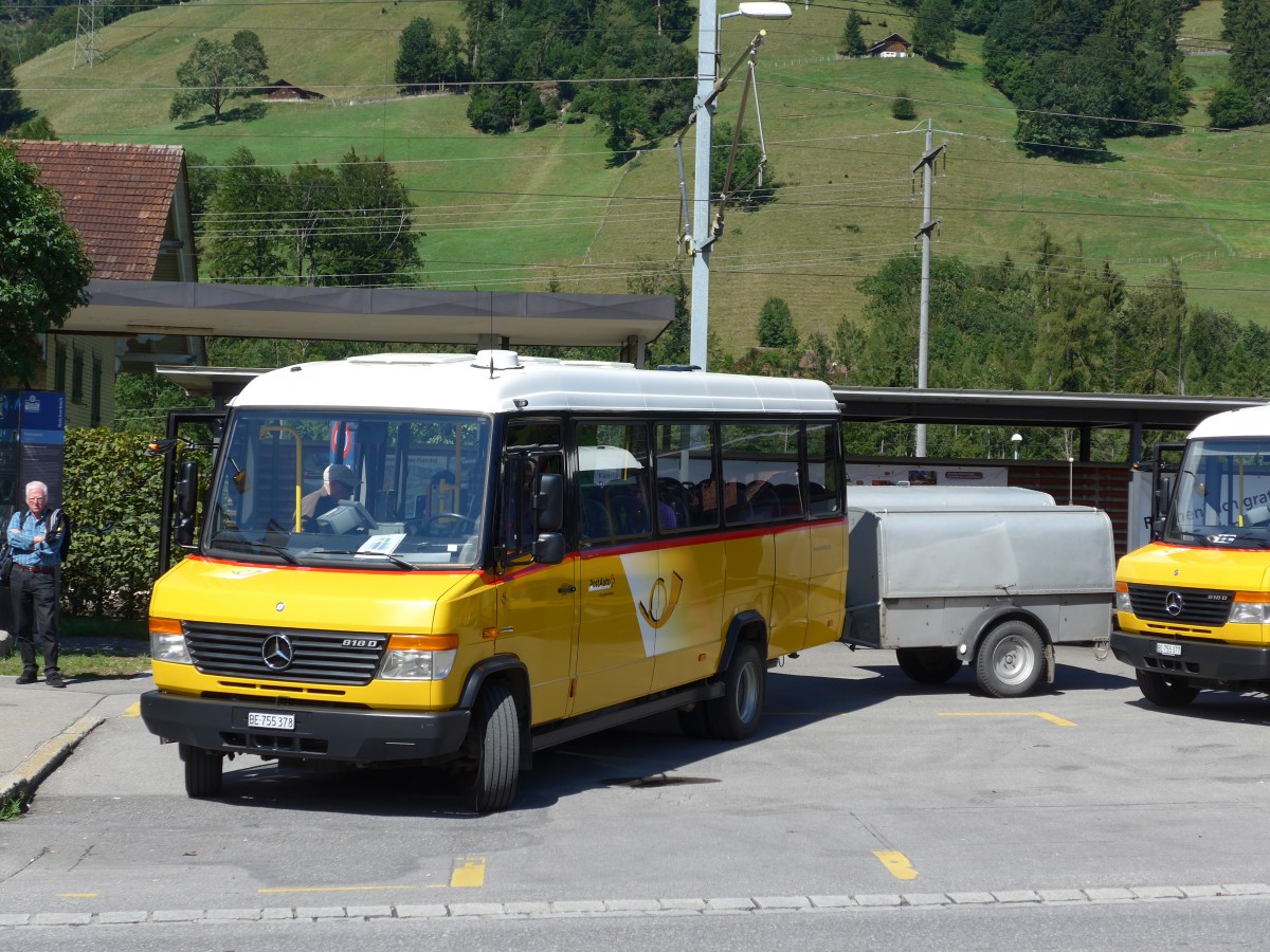 (163'704) - PostAuto Bern - BE 755'378 - Mercedes/Kusters am 20. August 2015 beim Bahnhof Reichenbach